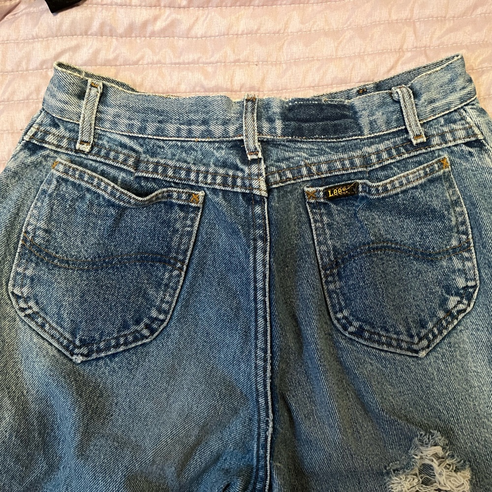 Distressed Ripped Curvy High Waisted Jeans - Picture 4 of 6